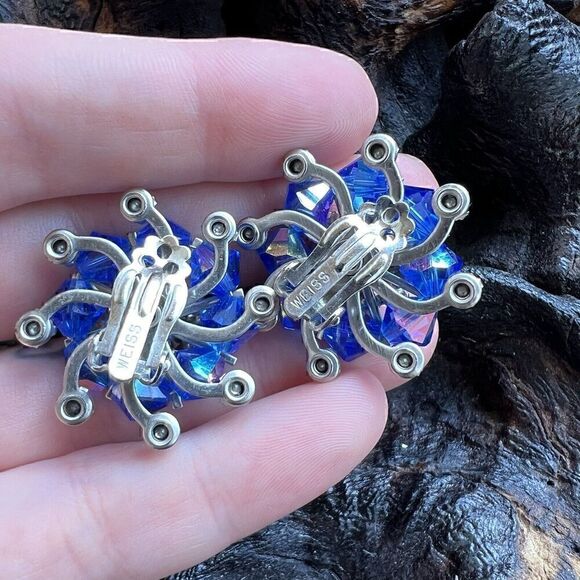 Vintage Weiss Aurora Borealis Rhinestone Clip Earrings Blue Flower Cluster Star - Picture 9 of 14